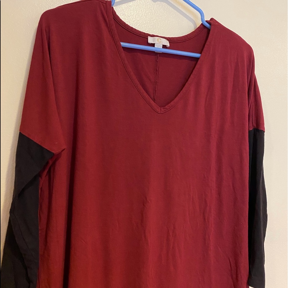 Adorable maroon and black long sleeve top